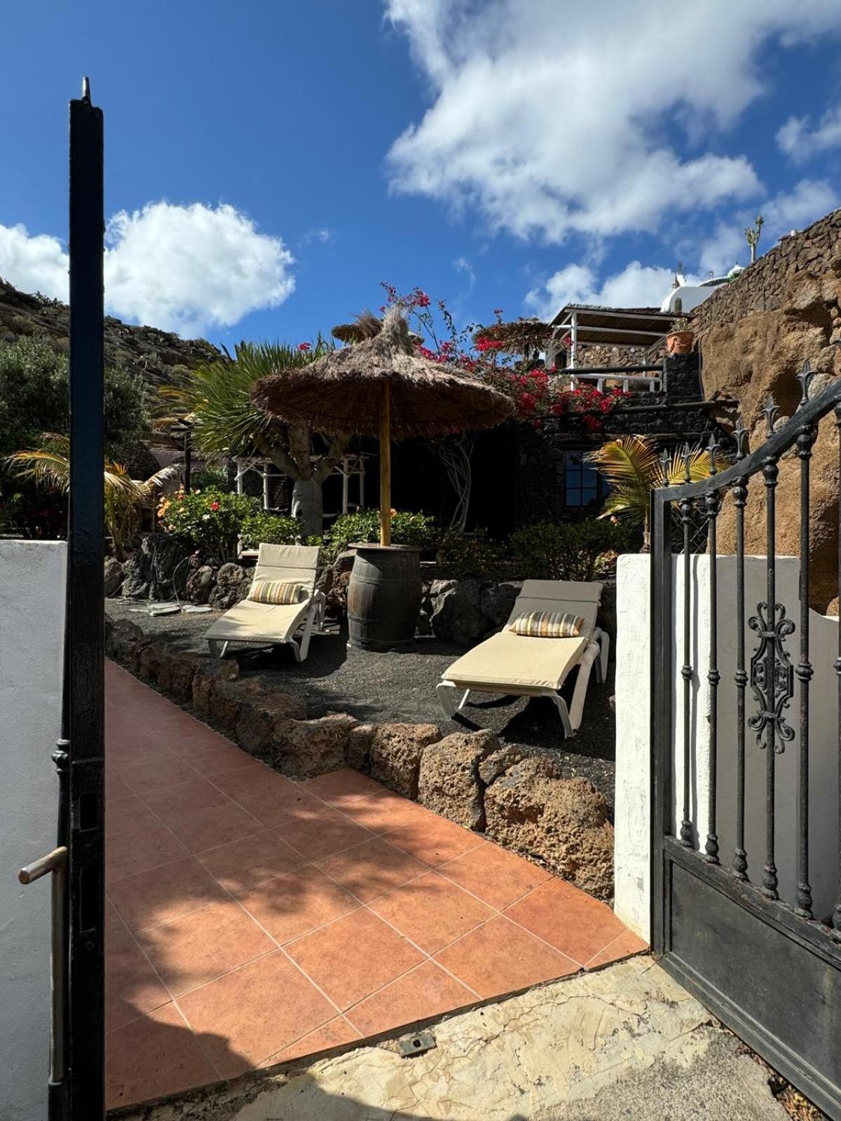 Castillo Lanzarote Villa Bailey - Luxury Villa - Pet Friendly With Heated Pool La Asomada  Exterior photo