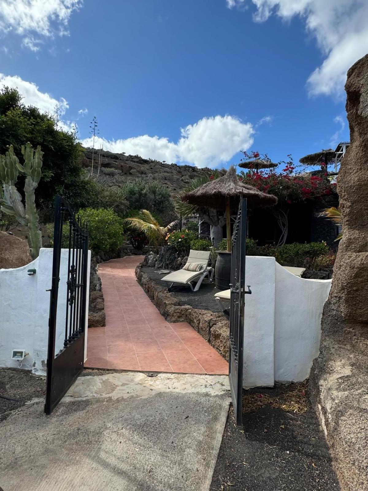 Castillo Lanzarote Villa Bailey - Luxury Villa - Pet Friendly With Heated Pool La Asomada  Exterior photo