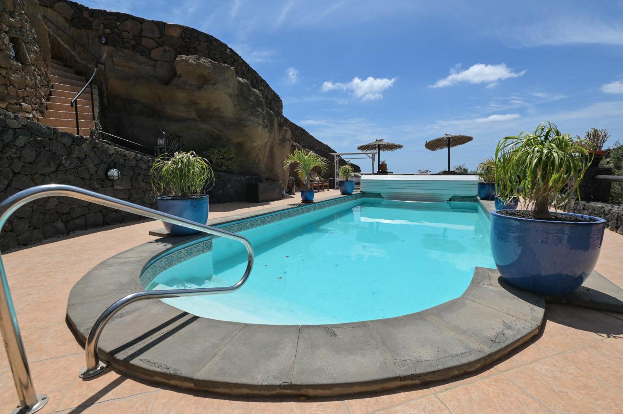 Castillo Lanzarote Villa Bailey - Luxury Villa - Pet Friendly With Heated Pool La Asomada  Exterior photo